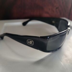 Von Zipper sunglasses style Papa G black